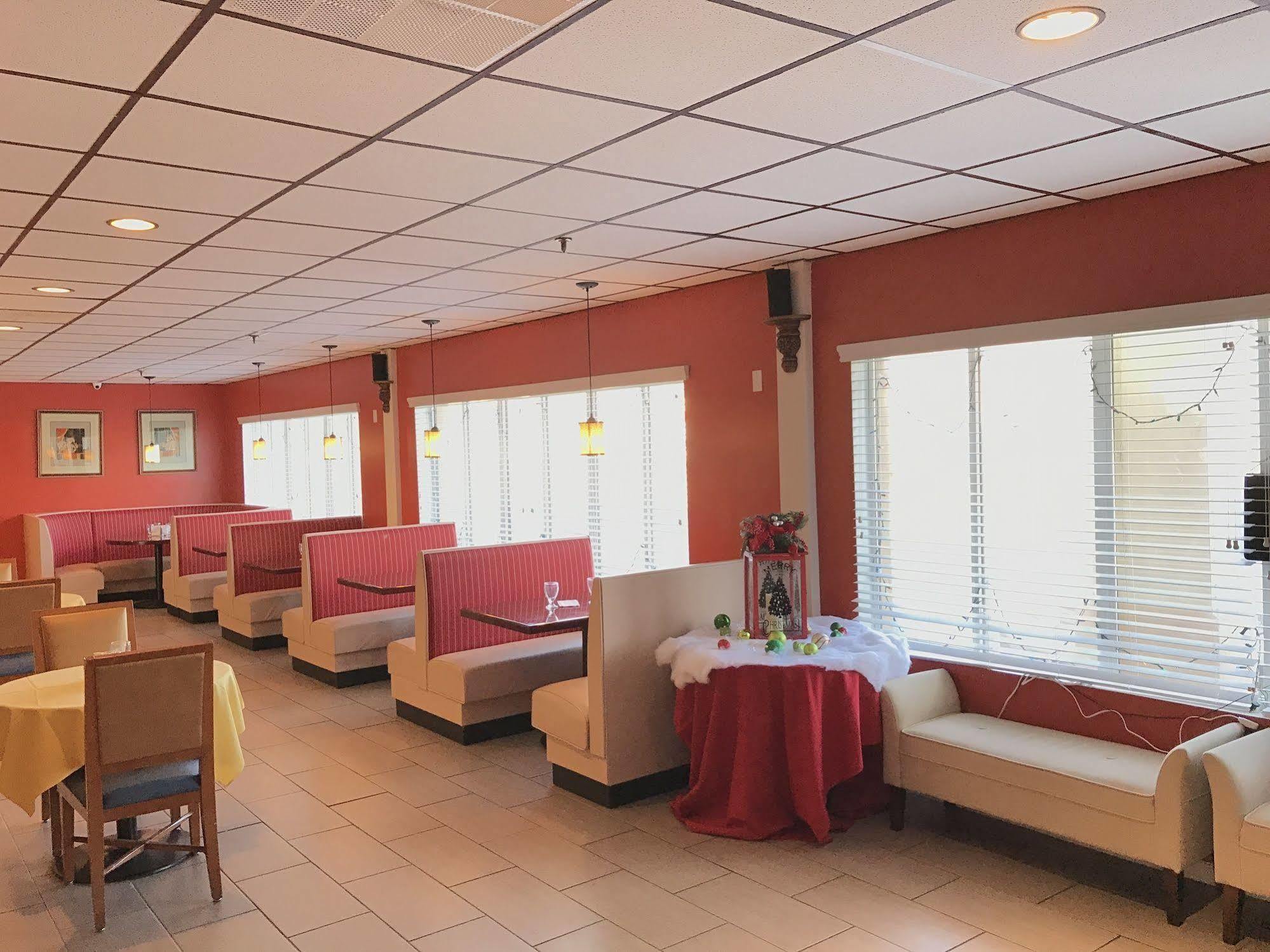 Hotel At Atlantic & Banquet 3*