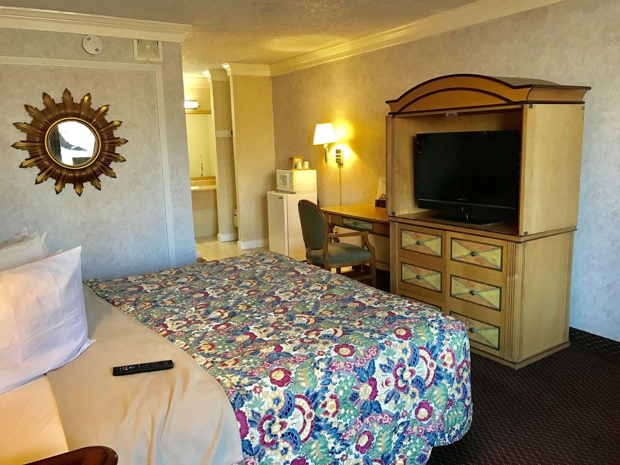 At Atlantic & Banquet Hotel 3*